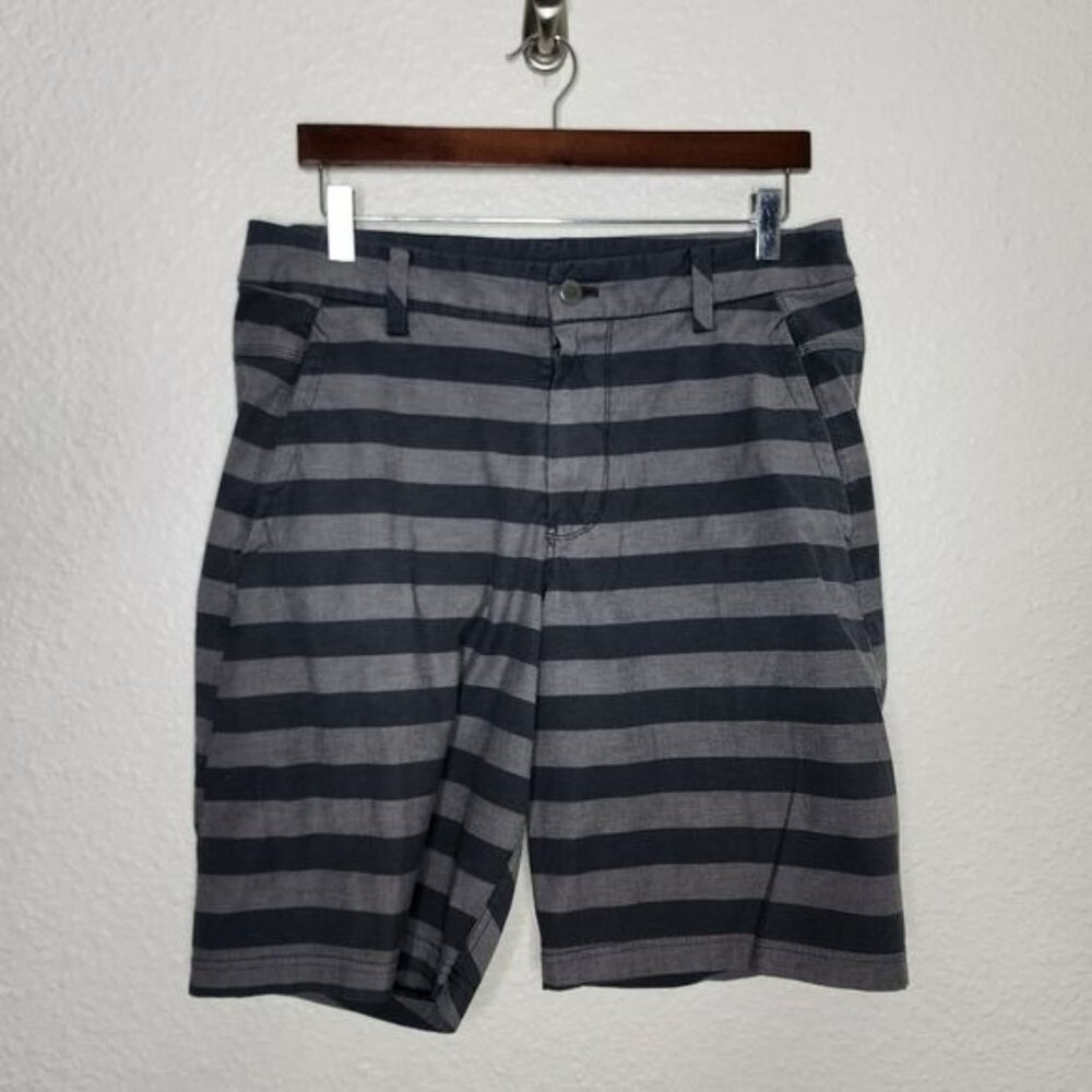 Lululemon Kahuna 2.0 Gold Flat Front Stripe Shorts Gray Men's Size 34